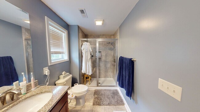 Building Photo - $500 OFF 1st Month's Rent if Leased by 07/...