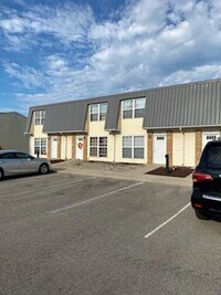 Building Photo - New Listing!!! 2 Bedroom Townhouse in Albi...