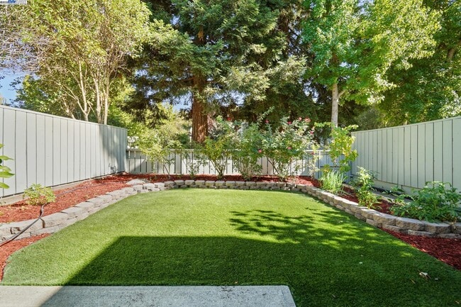 Building Photo - 5227 Riverdale Ct