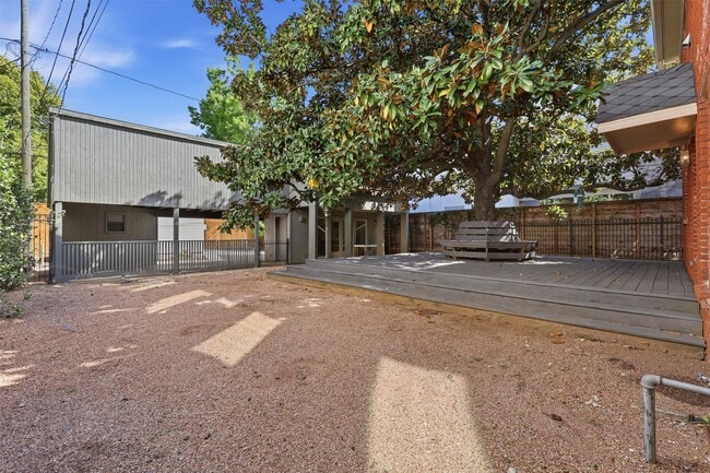 Building Photo - 2132 Tangley St