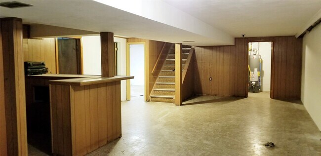 Building Photo - 2845 W 31st St