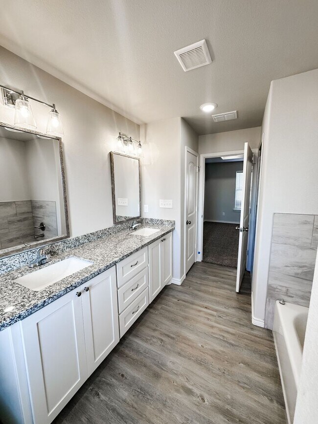 Building Photo - New Construction