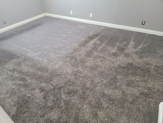 Building Photo - Fontana Two Story