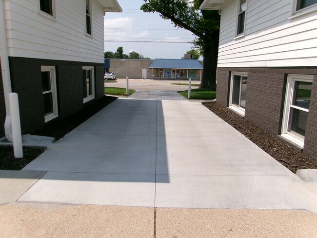 Building Photo - 3444 N 48th St