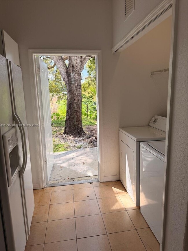 Building Photo - 13264 Old Biscayne Dr