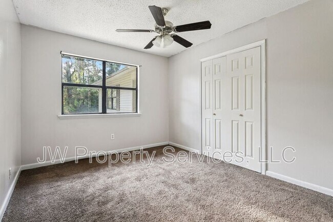 Building Photo - 206 Sunset Dr