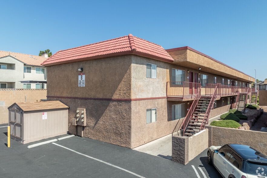 Community - El Parque Villas