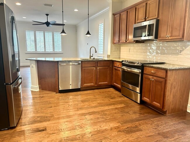Building Photo - 2024 Foxtail View Ct