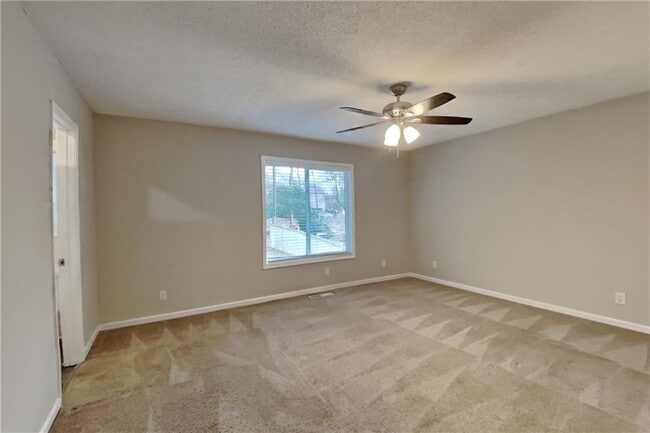 Building Photo - 252 Paxton Cir