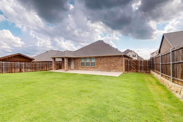 Building Photo - 222 Red Oak Dr