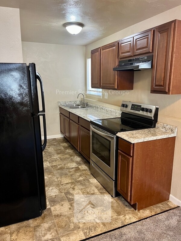 Building Photo - 1197 Cree Dr