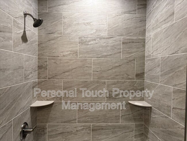 Building Photo - 7352 Eagle Point Dr S