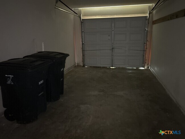 Building Photo - 1218 Westway Cir
