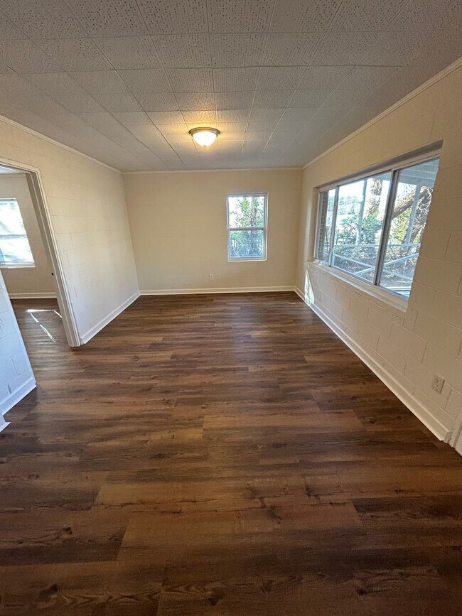 Building Photo - 3/1 Hidden Gem in Old East Rome- $1,195