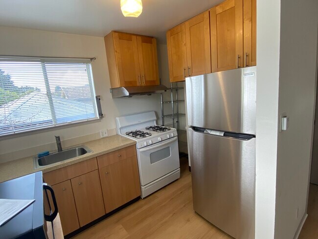 Building Photo - 336 Lincoln Ave