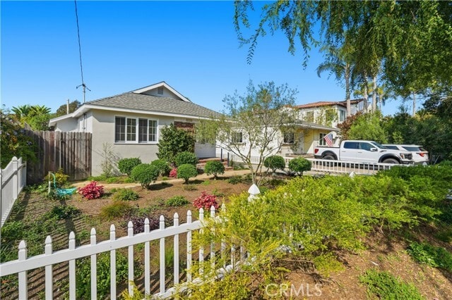 Building Photo - 815 S Juanita Ave