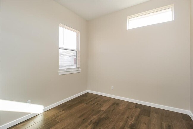 Building Photo - 11215 Paradise Out Ln