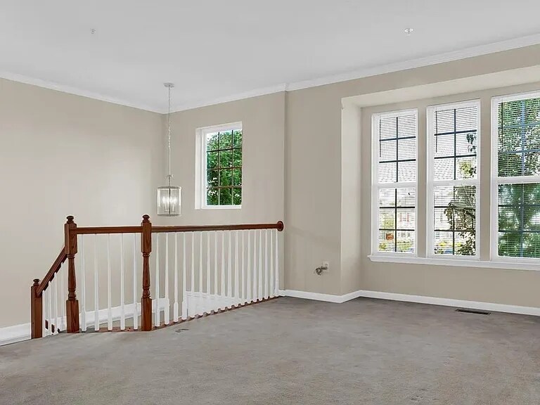 Building Photo - 5037 Leasdale Rd