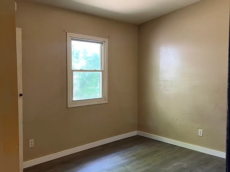 Building Photo - 133 St Thomas Ln