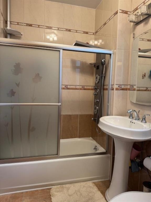 Building Photo - 1560 E 18th St