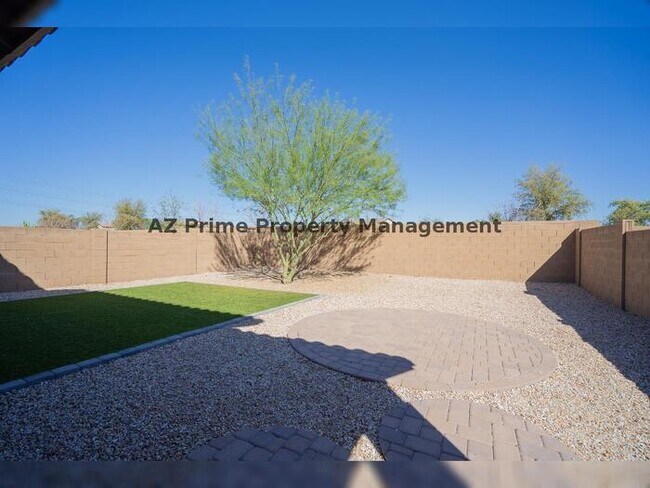 Building Photo - 3719 S 63rd Dr