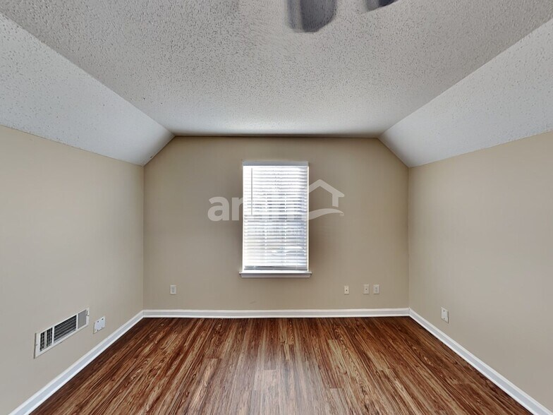 Building Photo - 6649 Overlook Rdg