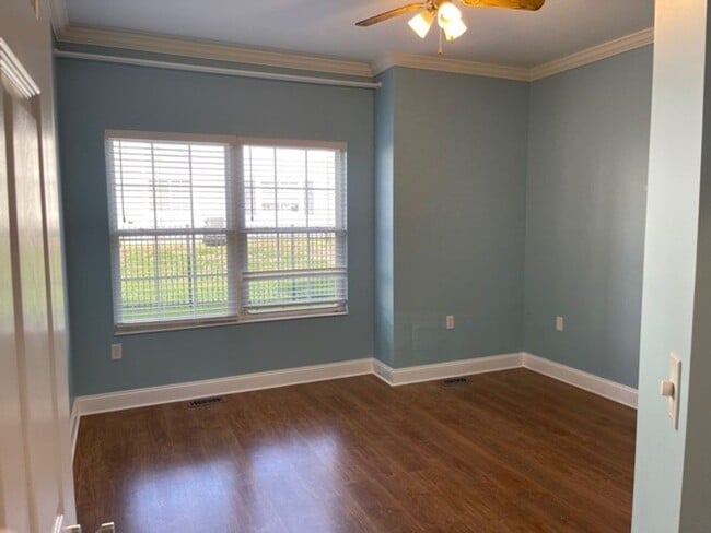 Building Photo - 3804 Thornhill Cir