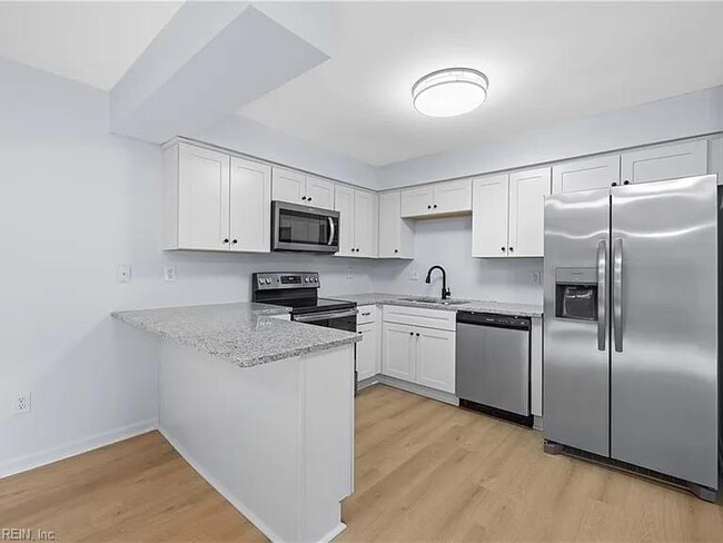 Building Photo - 1647 Ocean Bay Dr