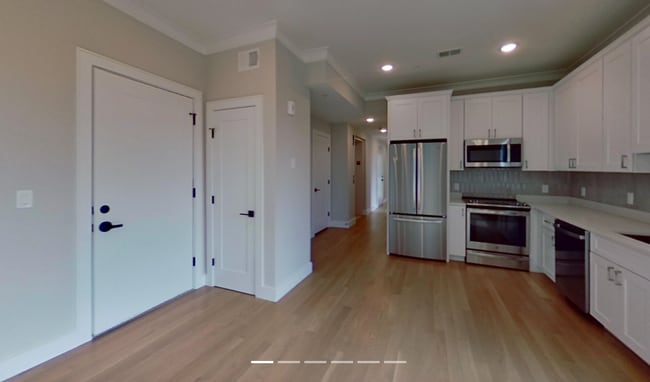 Building Photo - 104 Warren St