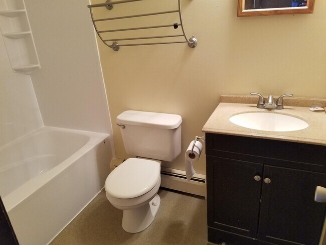 Building Photo - 18 Main St