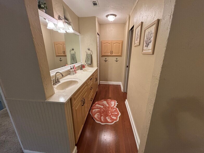 Building Photo - 9330 W Fort Island Trl