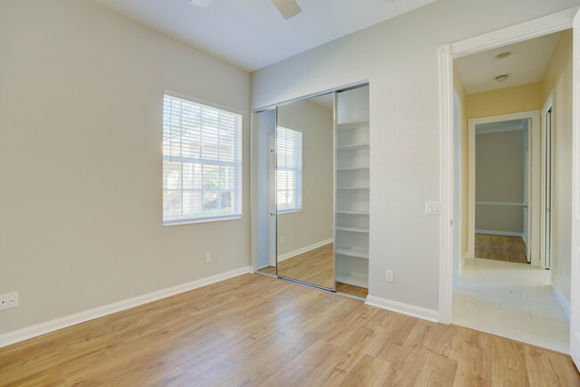 Building Photo - 256 San Remo Dr