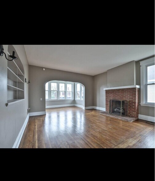 Building Photo - 4241 Langley Ave