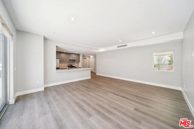 Building Photo - 1223 Hayworth Ave