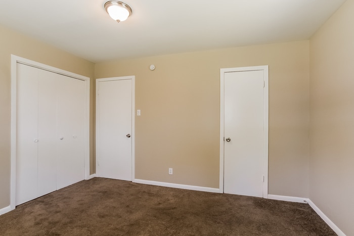 Building Photo - 1607 17th Ave N