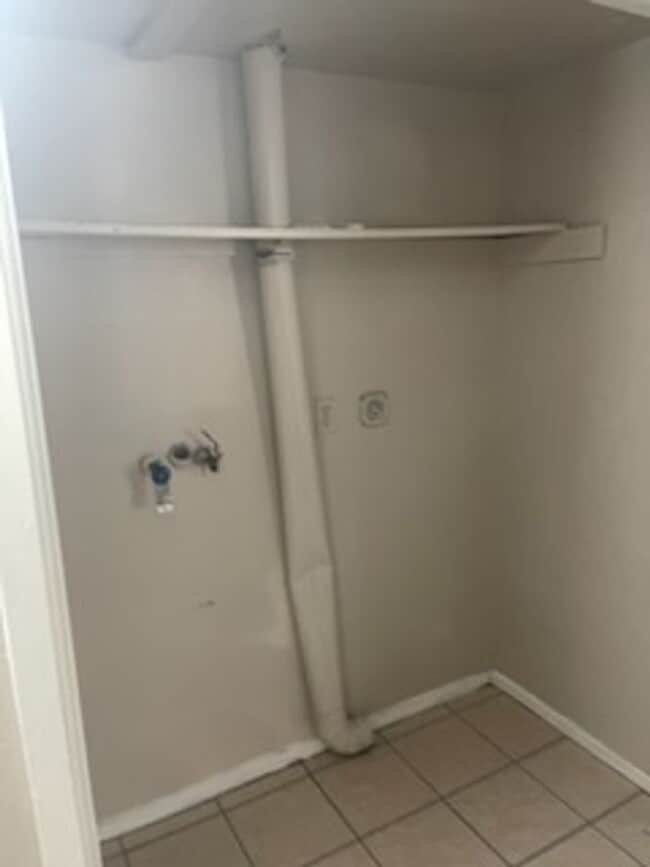 Building Photo - HUD Accepted – Recently updated 2-bedroom