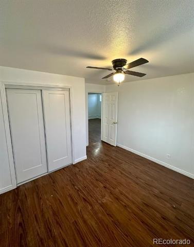 Building Photo - 940 W 70th Pl