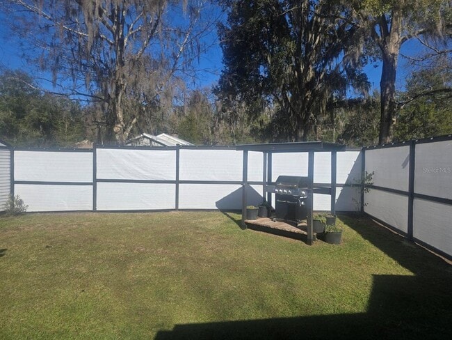 Building Photo - 13091 Old Crystal River Rd