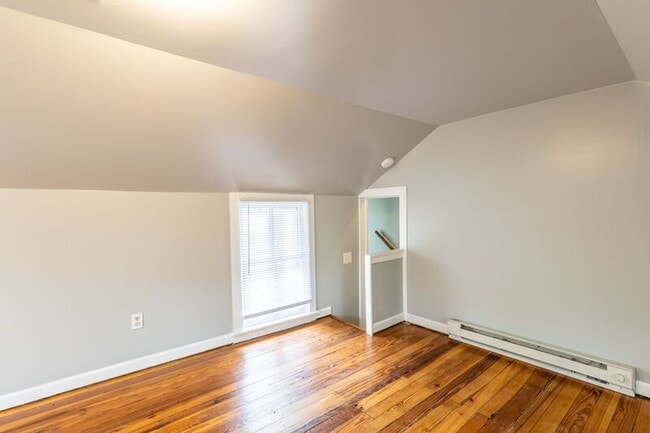 Building Photo - 5247 Alberene Rd