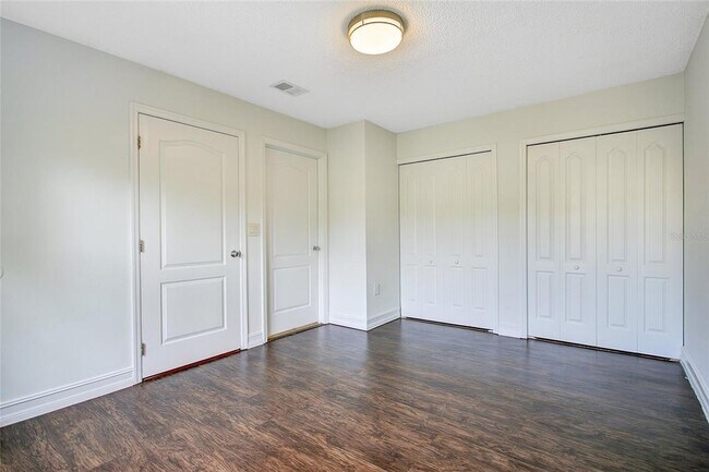 Building Photo - 2053 Dixie Belle Dr