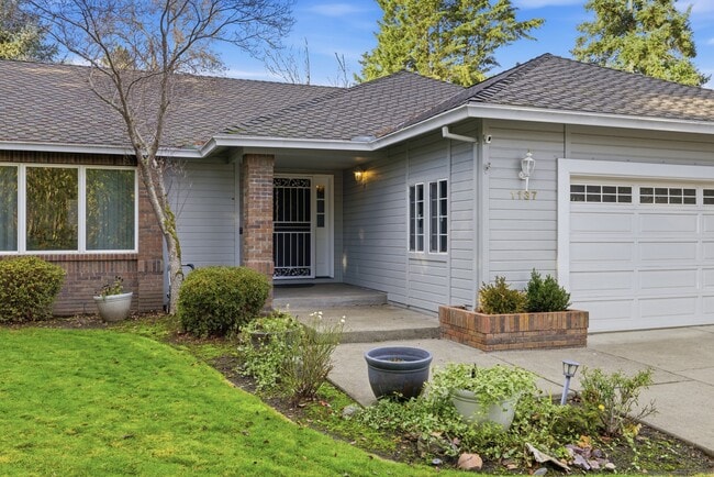 Building Photo - 1137 Riverrock Way