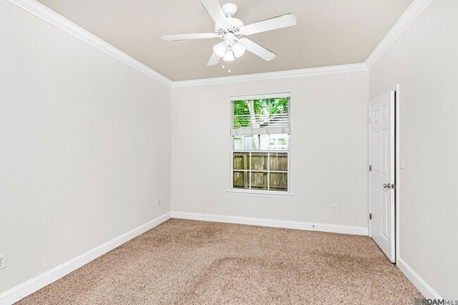 Building Photo - 900 Dean Lee Dr