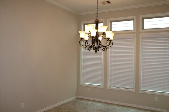 Building Photo - 21911 Avalon Queen Dr