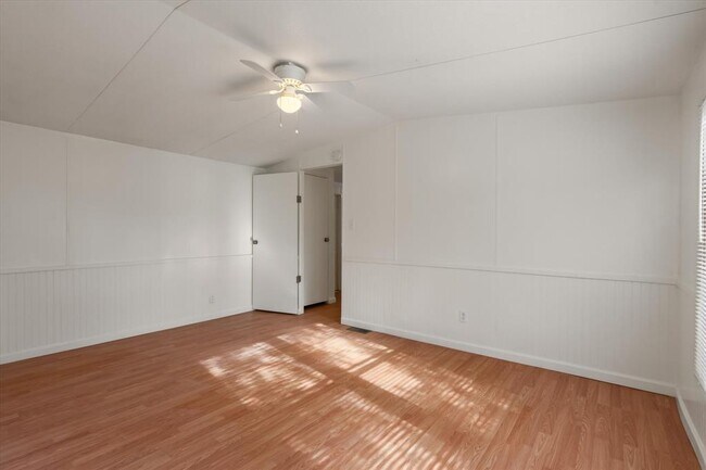 Building Photo - 1611 San Gabriel Ranch Rd