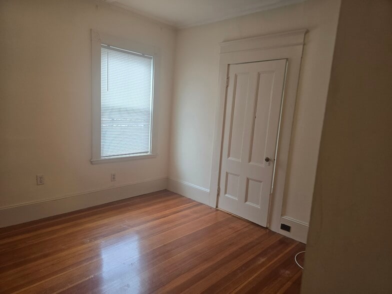 Bedroom - 17 Mason St