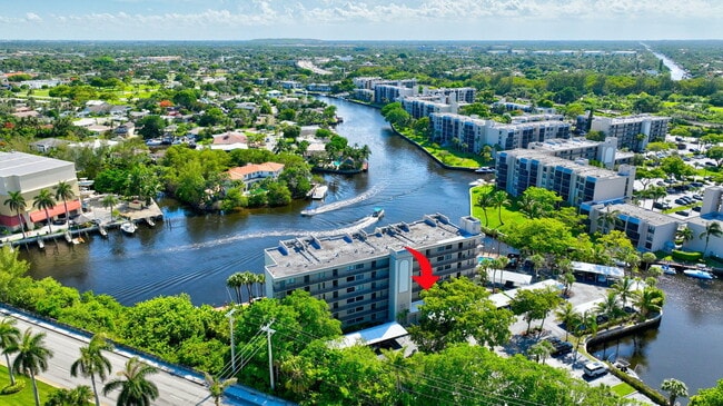 Building Photo - 22 Royal Palm Way