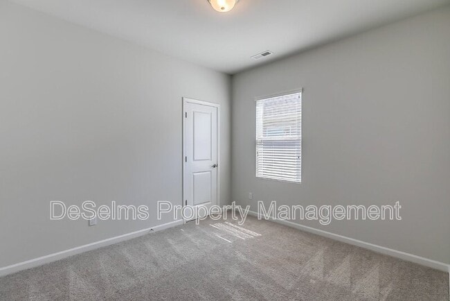 Building Photo - 3418 Hattie Ln