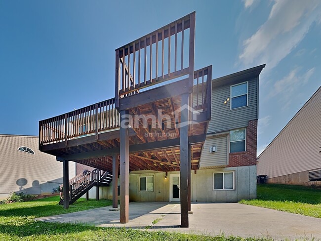 Building Photo - 1081 Riverwalk Court