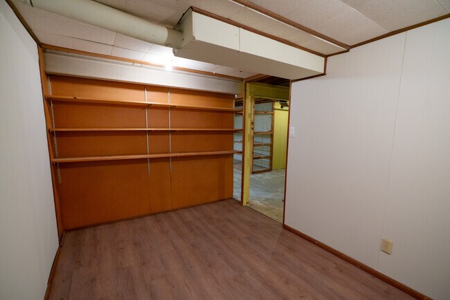 Building Photo - 9300 Outlook Dr