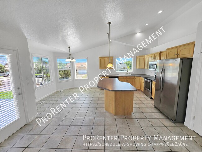 Building Photo - 2274 N 10 W